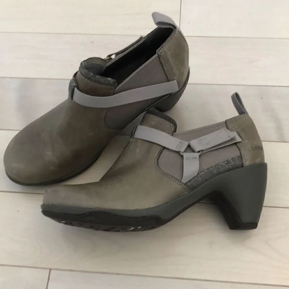 Merrell Women's Aluminum Performance Footwear Chelsea Boots Gray Size 7